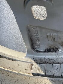 Originální ALU Seat včetně pneu 5x112 R17 ET49 - 10