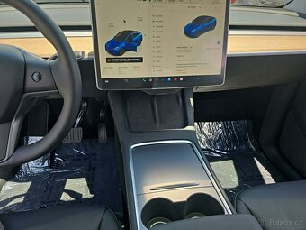 Tesla Model Y Long Range 2025 - 10