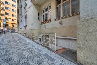 Nabízíme k pronájmu obchodní prostory 76 m2, na rozhraní Vin - 10