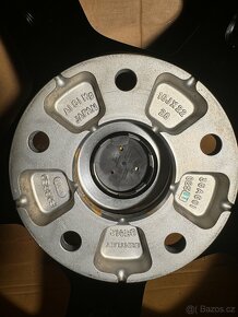 ORIG.BENTLEY BENTAYGA S R22 285/40 R22.KOVANE DISKY - 10