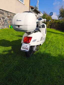Vespa GTS 300 i.e. ABS Super (2017) plexi, kufr, digitál, po - 10