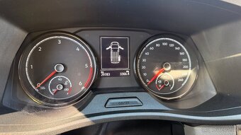 VW T6.1 long,110 kW,6míst, naj. 30 tis.km, záruka 05/27,DPH - 10
