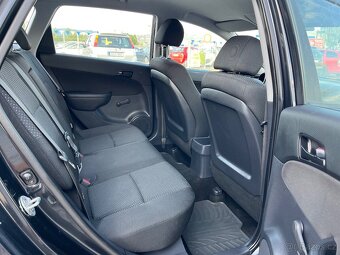 Hyundai i30 1.6 CRDI 85kW - 10