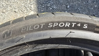 Letní pneu 245/35/20 Michelin - 10