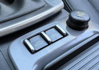 Volvo C70 2.0D CABRIO KŮŽE KLIMA ALU manuál 100 kw - 10