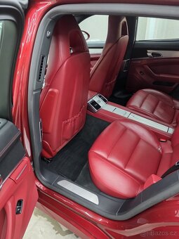 Porsche Panamera 4 - 10