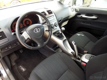 Toyota Auris 1.6 VVT-i 1.majitel, serviska, závěs - 10