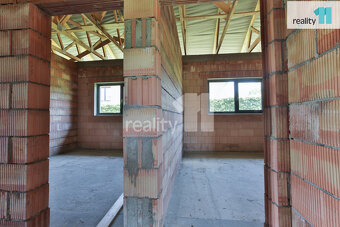 Prodej hrubé stavby Bungalov 5+kk 246 m2, Pozemek 1790 m2, B - 10