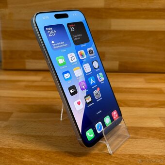 iPhone 15 Pro Max 256GB, bílý, eSIM (12 měsíců záruka) - 10