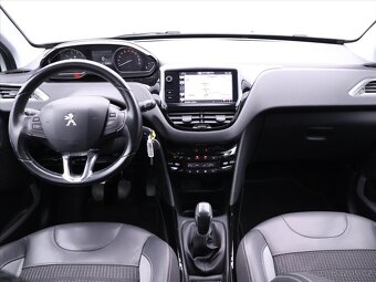 Peugeot 2008 1,2 VTi Allure Kůže Tempomat (2017) - 10