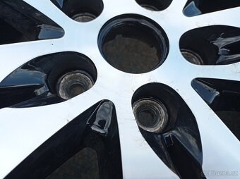 5x114,3 Kia Sportage III alu disky 7jx18 ET40,5 - 10