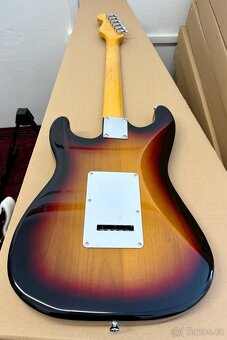 Elektrická kytara Stratocaster Fokus - 10