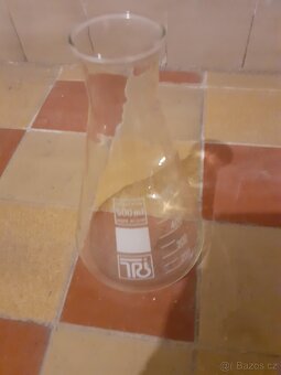 Laboratorní sklo - 10