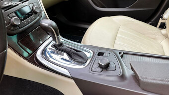 Opel Insignia 2,8 V6 Turbo - 10