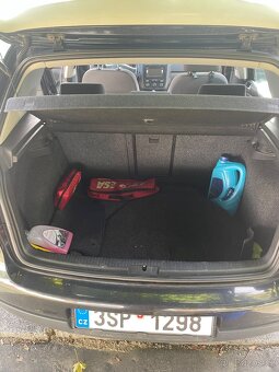 VW Golf 5, rok 2005 - 10