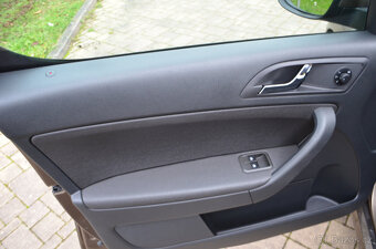 PRODÁM ŠKODA YETI 1.4TSI DSG 90KW AMBIENTE 2015 - 10