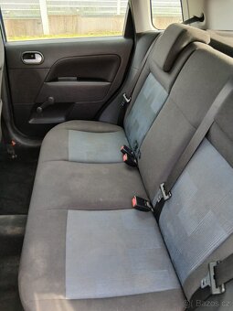 Ford Fiesta - 10
