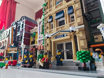Lego modular set 10297, 10278, 10312 - 10