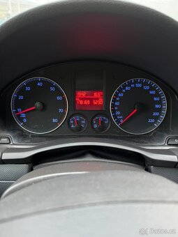 Volkswagen Golf 1.4 55kW | r.v. 2004 | STK 2027 | Velmi udrž - 10