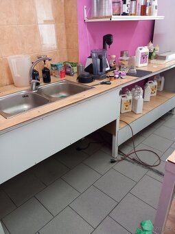 Prodám vybavení z cukrárny - 10