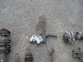 Díly podvozku Hyundai i30 1.4 80kw  r.v. 2011 - 10