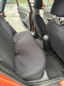 Prodám Hyundai i30 combi 1.6 - 88kw DOHC Benzin KM 71000 - 10