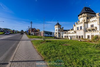 Soubor komerčních nemovitostí, unikátní Zámek pro ubytování, - 10