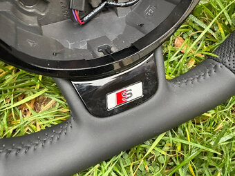 VOLANT AUDI KOŽENÝ ZKOSENY RS PADLA PERFOROVANA KUZE - 10