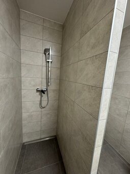 PRONÁJEM NOVĚ VYBUDOVANÉHO BYTU 2+KK, ROSTĚNICE – ZVONOVICE - 10