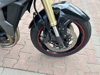 Suzuki GSR 750 2011 - 10