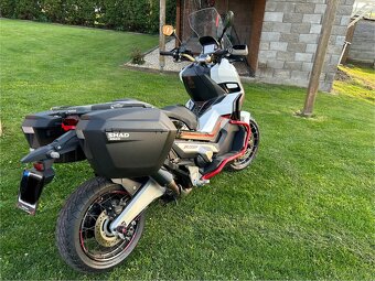 Honda x-adv 750 - 10