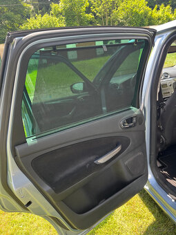 Ford S-Max - 10