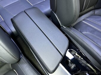 BMW 5 G30 LCI M-Paket kuzeny interier sedacky - 10