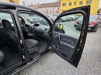 Renault Kangoo
1.5 DCi TZ
- 10