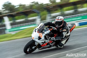 Okruhovka Suzuki GSX-R 750 K4 - 10