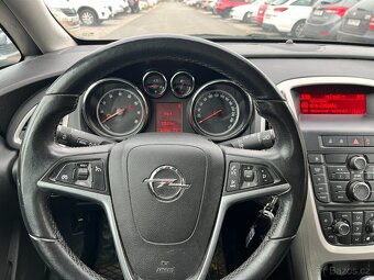 Opel Astra J 1,6 Turbo 180k, 2011, 1. MAJ.ČR, VADA MOTORU - 10