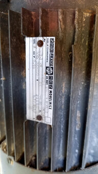 Mlátička drtička obilí s motorem - 10