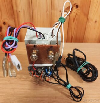 Síťový transformátor 230V~/ 15V~, 2x9V~ nebo 18V~ - 10