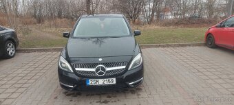 Mercedes-Benz b180 - 10