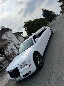 Limuzína Chrysler 300c 3,5 V6 200kw LPG VIP NEW INTERIER - 10