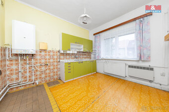 Prodej rodinného 263m² s pozemkem 1250m² v Šumicích - 10
