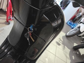 Vespa LX 125 (2009) TOP, 7000 km - 10