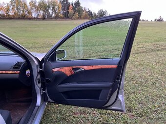 MERCEDES-BENZ E 280 elegance - 10