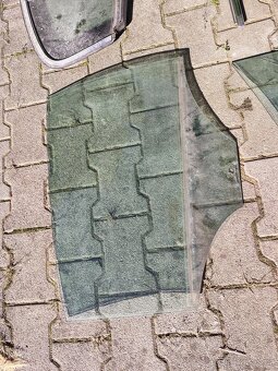 VW Passat B7 sedan zvedačka okno kliky - 10