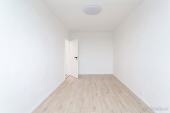 Nabízíme nový designový byt 4+kk po kompletní rekonstrukci - 10
