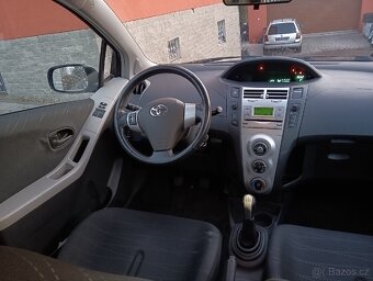 Toyota Yaris 1.0 i,rok2006,klima,org.km,po STK,top - 10