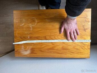 Komoda, stolek na kolečkách - 10