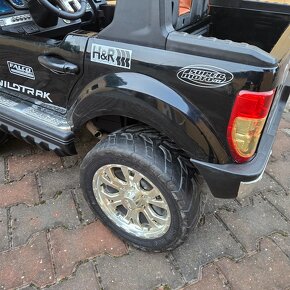 Dětské elektrické autíčko Ford Ranger Wildtrak 4x4 - 10