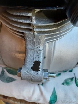 Prodám doklady na JAWA 250/353 + rám + motor - 10
