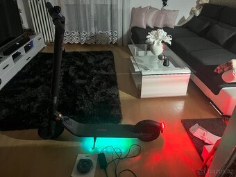 ELEKTRICKÁ KOLOBĚŽKA SEGWAY KICKSCOOTER E25E - 10